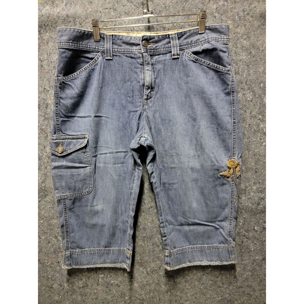 VP Jeanswear, INC‎ Blue Jeans Capri Size 14M